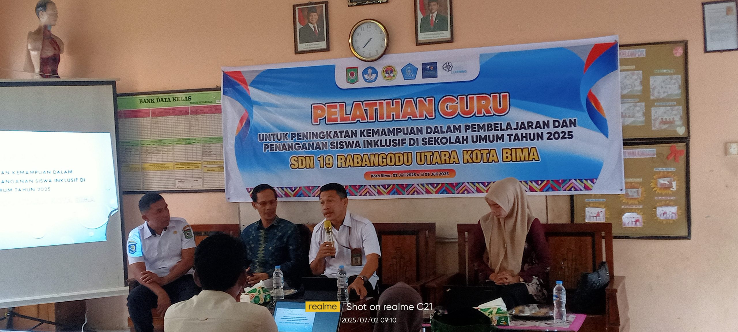 SDN 19 Kota Bima Gelar Pelatihan Guru Perkuat Pembelajaran Inklusif SDN 19 Kota Bima Gelar Pelatihan Guru Perkuat Pembelajaran Inklusif